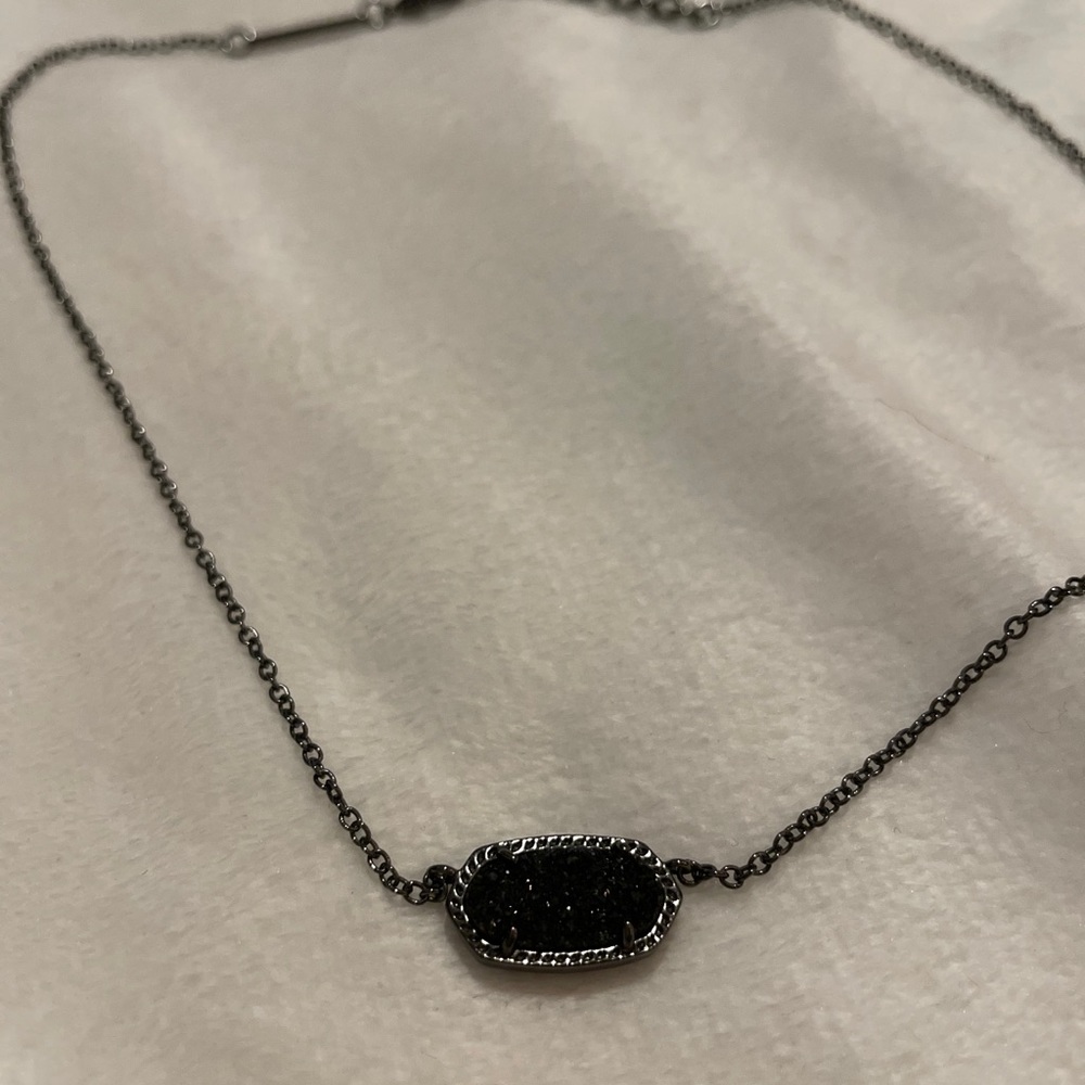 Kendra Scott pendant necklace